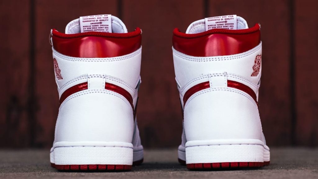 Air Jordan 1 High 85 Metalik Kırmızı arkası