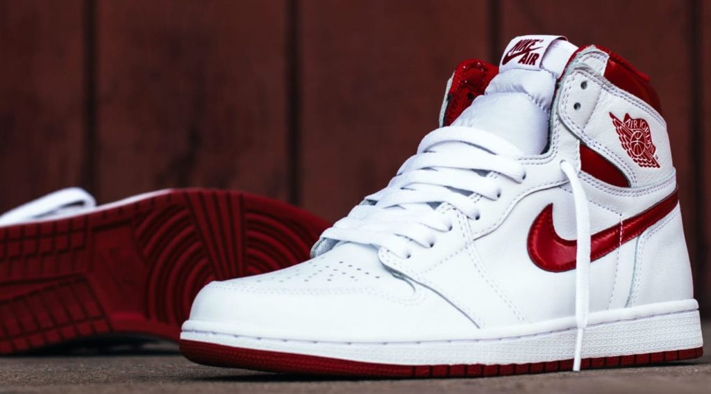 Air Jordan 1 High 85 Metalik Kırmızı resimleri